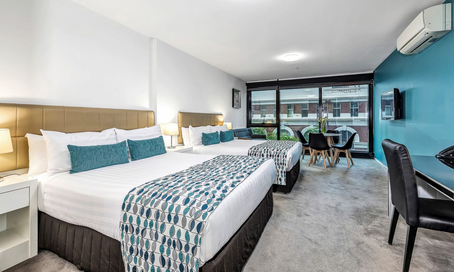 melbourne accommodation pegasus apartments deluxe suite twin doubles
